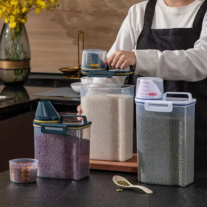 Keep your pet's food fresh and measured with our Moisture-Proof Storage Pail! Perfect for 1.5Kg/2Kg of kibble. ๐พ๐ถ๐ฑ #PetSupplies #DogFood #CatFood